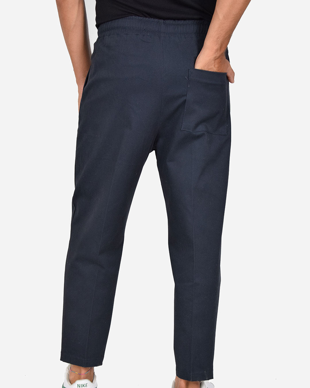 Pantaloni relax fit con laccio in vita