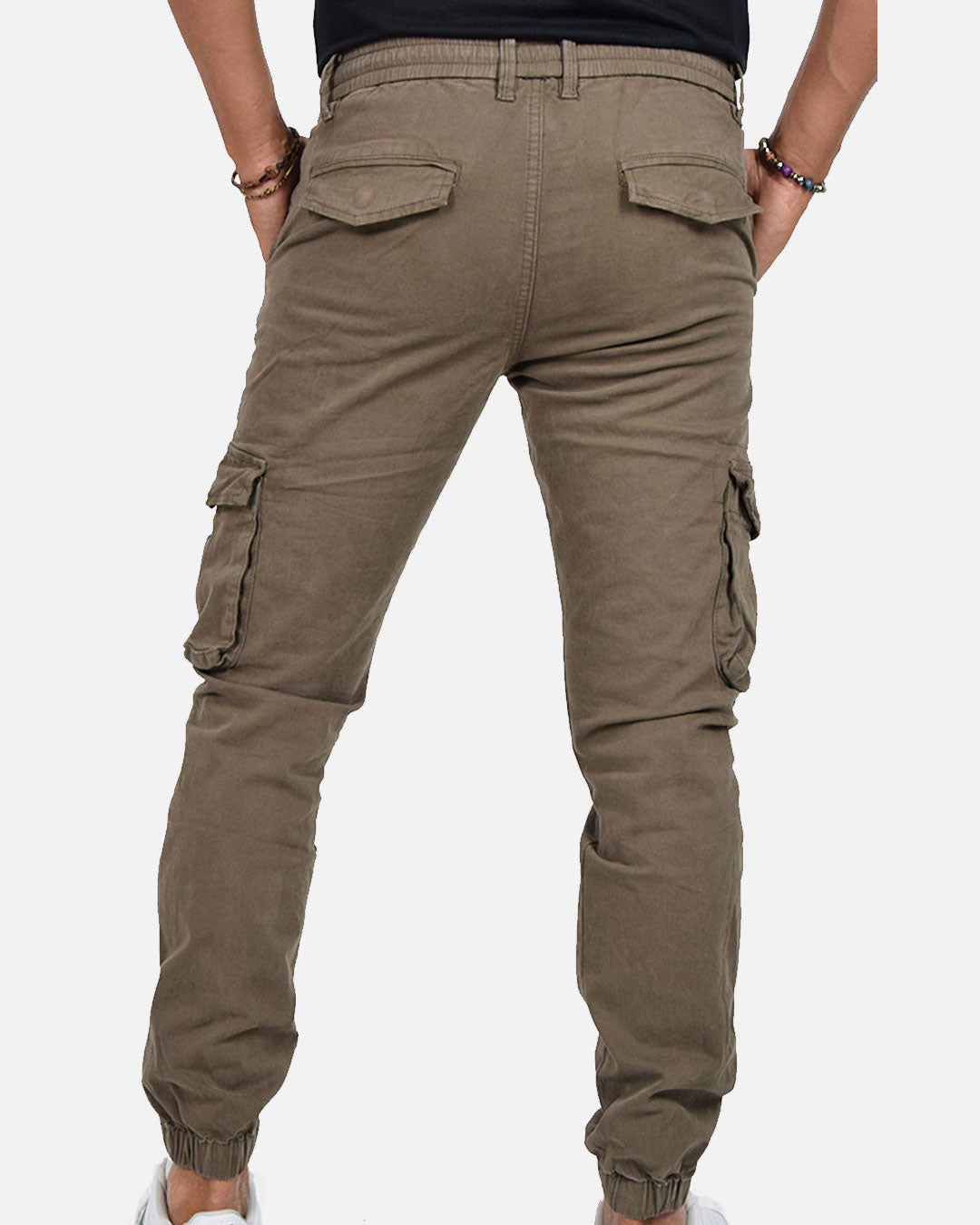 Pantaloni con tasconi e laccio in vita