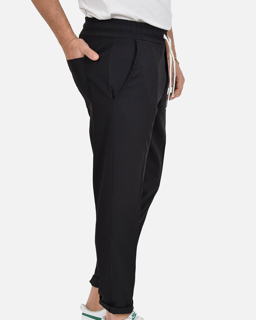 Pantaloni con laccio in vita