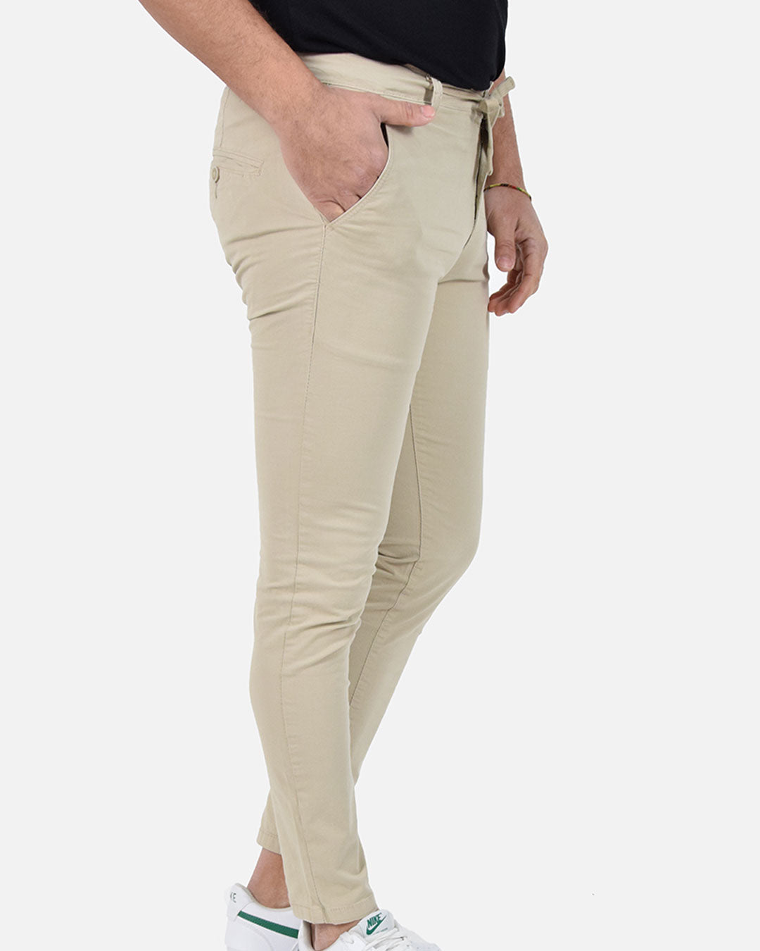 Pantaloni skinny capri con laccio in vita