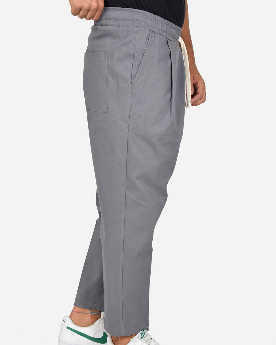 Pantaloni relax fit con laccio in vita
