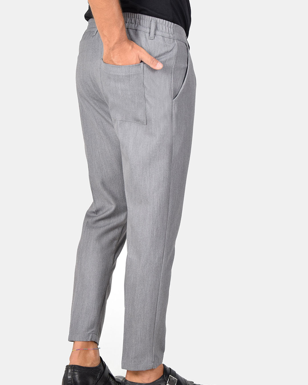 Pantaloni capri con vita elasticizzata
