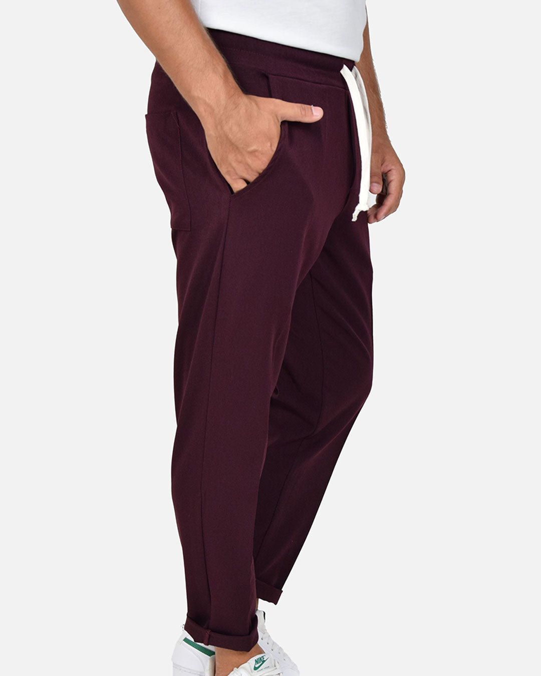 Pantaloni con laccio in vita