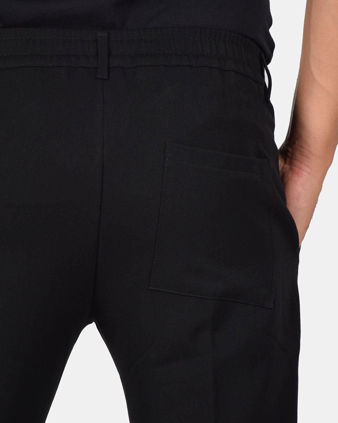 Pantaloni capri con vita elasticizzata
