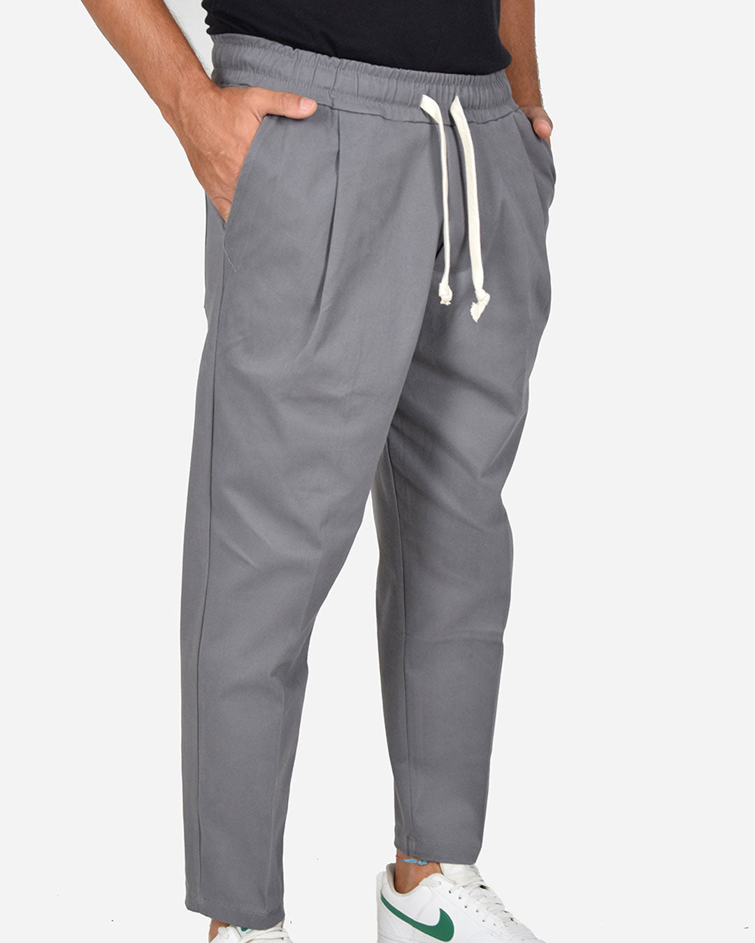 Pantaloni relax fit con laccio in vita