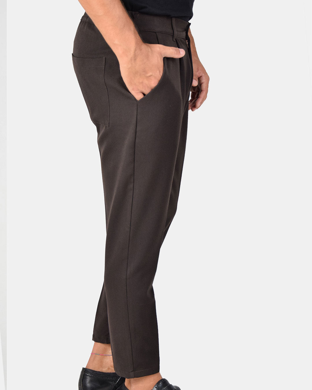 Pantaloni capri con vita elasticizzata