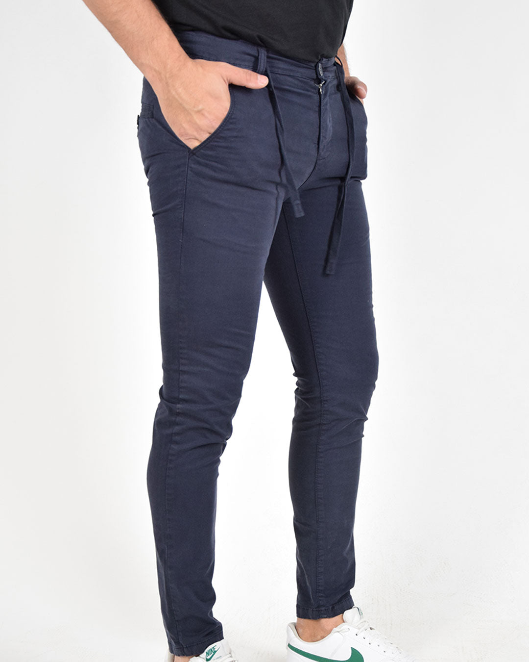 Pantaloni skinny capri con laccio in vita