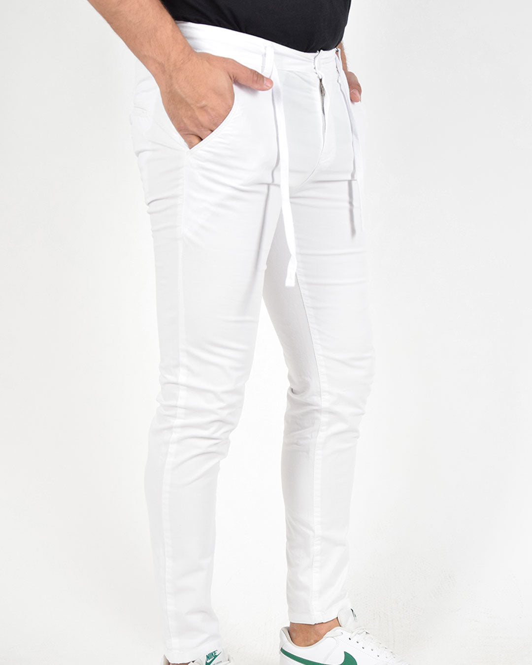 Pantaloni skinny capri con laccio in vita