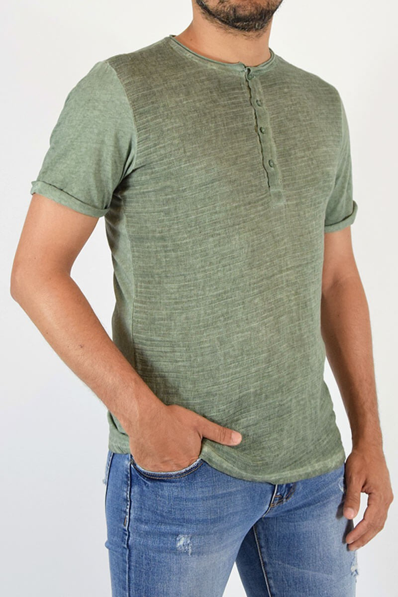 T-SHIRT A CONTRASTO CON BOTTONI
