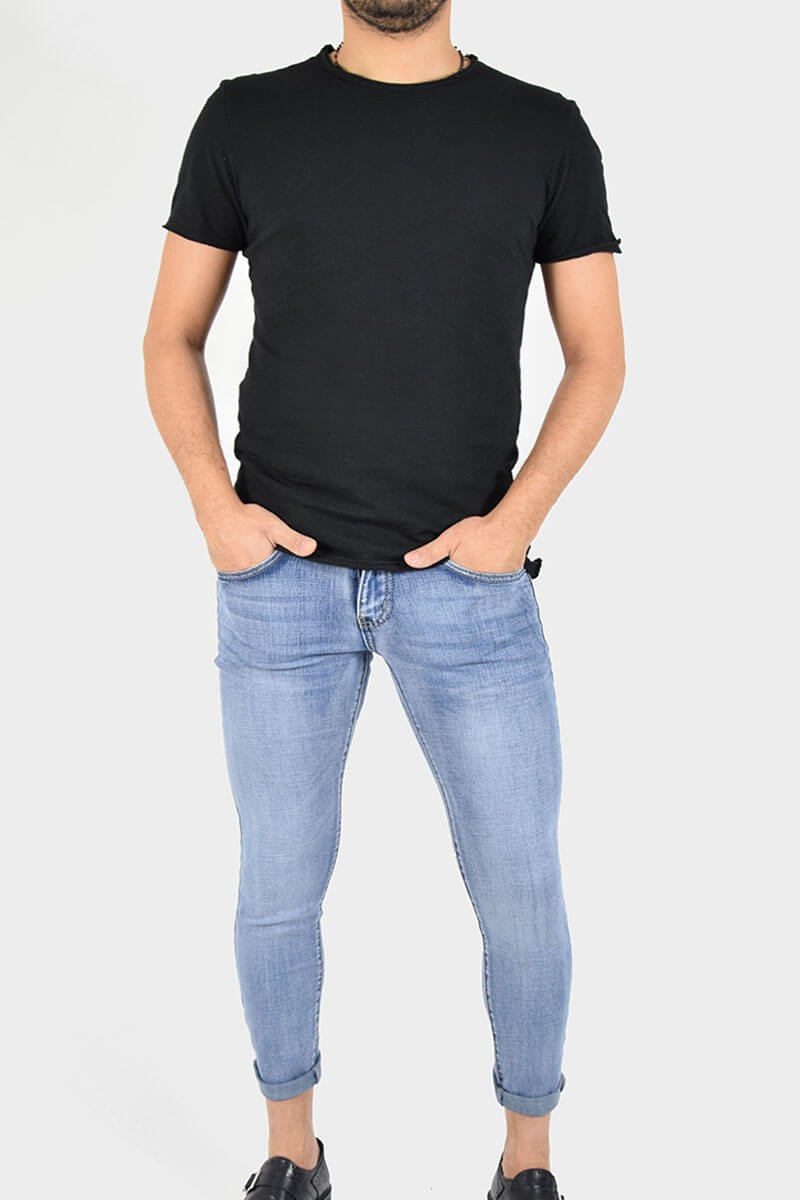 T-SHIRT CON TAGLIO VIVO