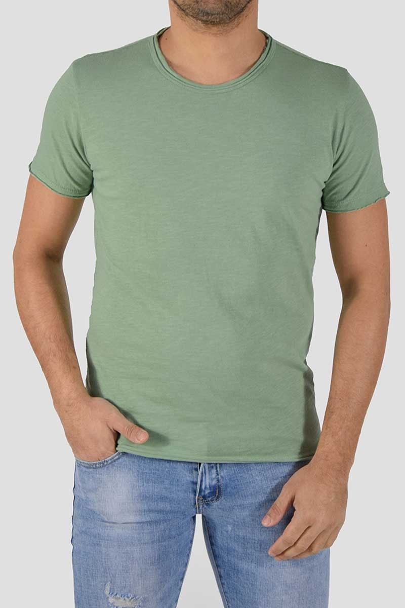 T-SHIRT CON TAGLIO VIVO