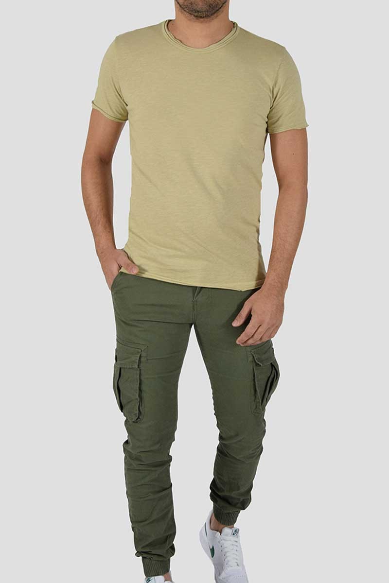 T-SHIRT CON TAGLIO VIVO