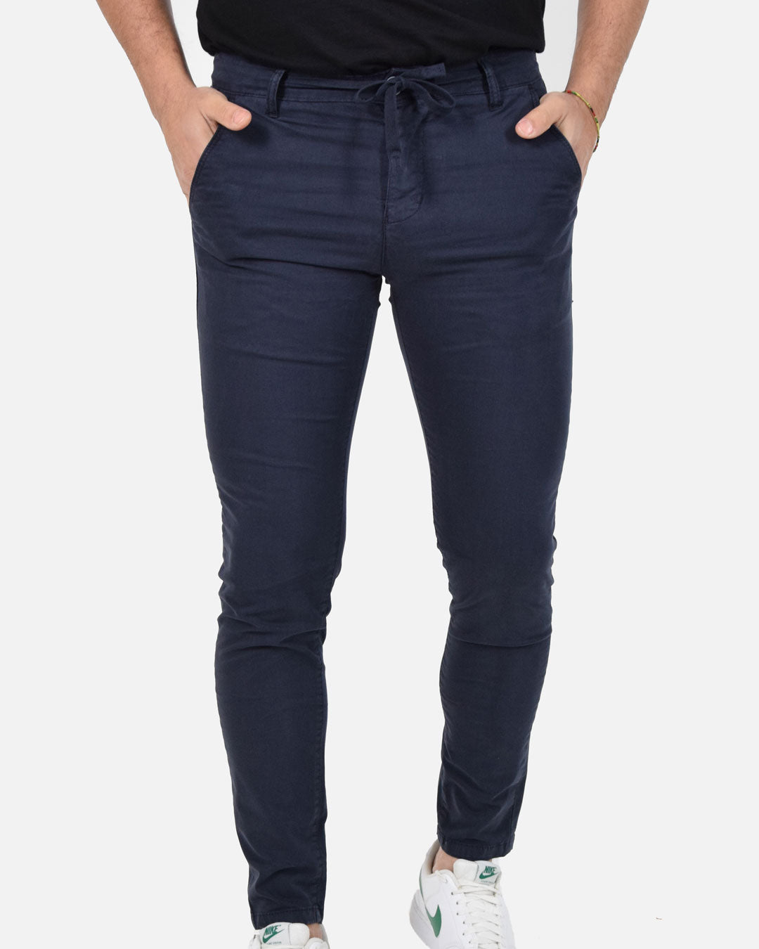 Pantaloni skinny capri con laccio in vita