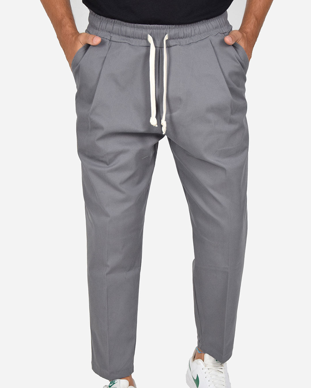 Pantaloni relax fit con laccio in vita
