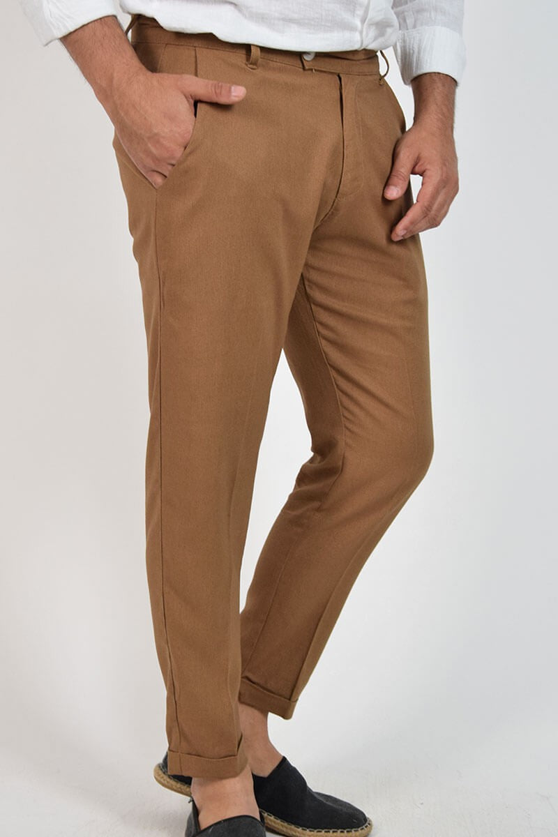 Pantaloni capri in lino