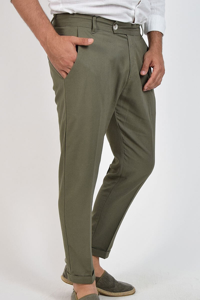 Pantaloni capri in lino