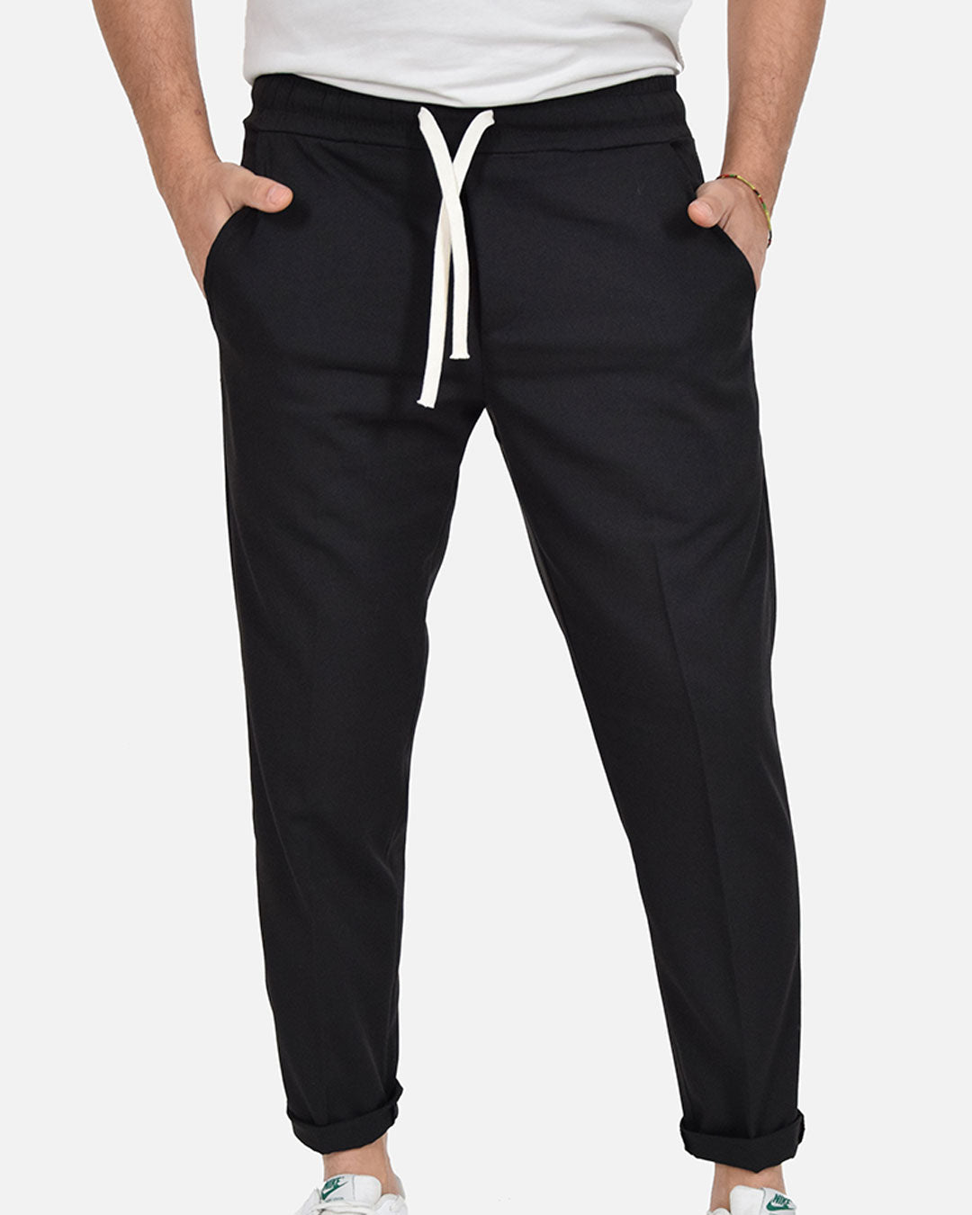 Pantaloni con laccio in vita