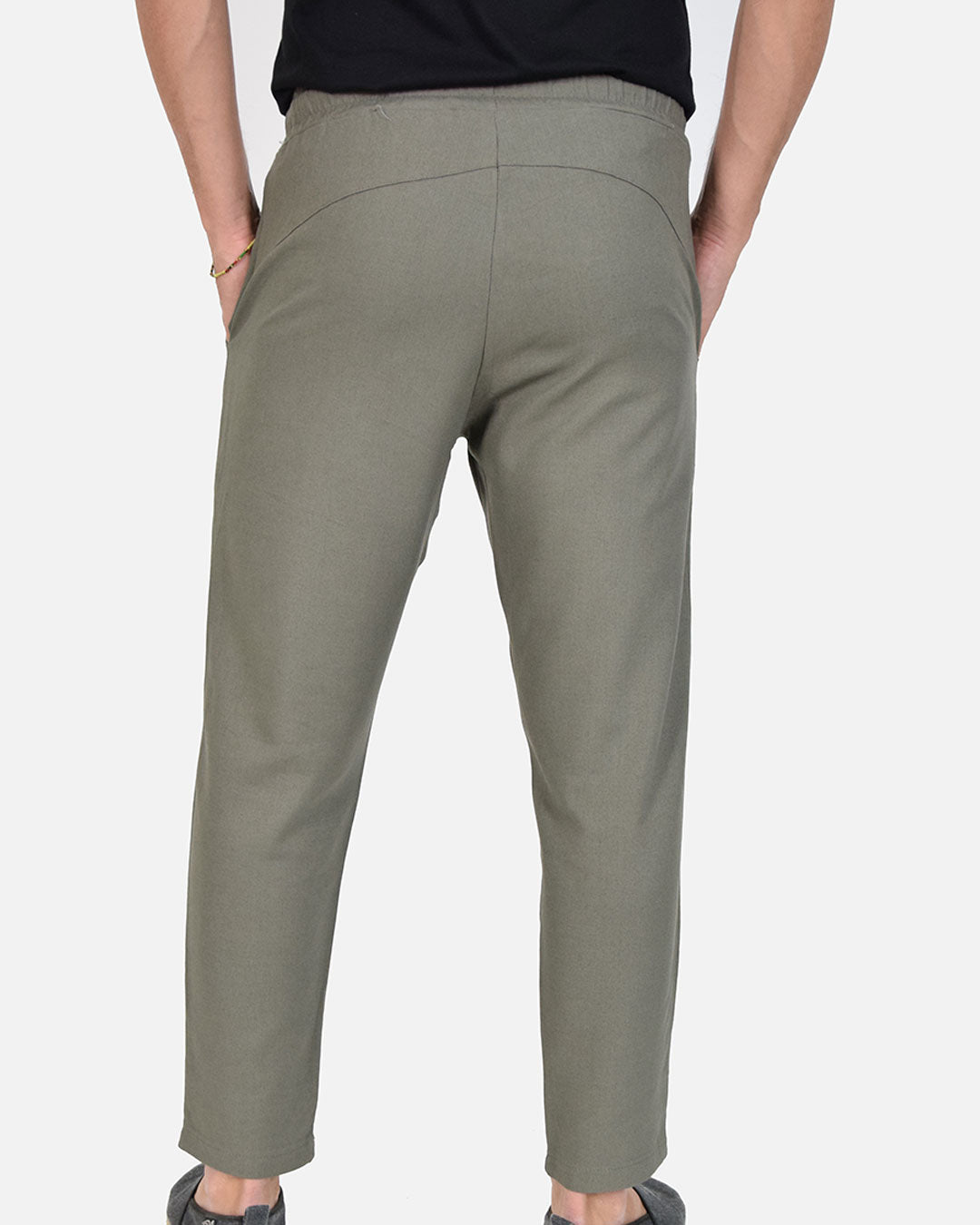 Pantaloni in lino con laccio in vita