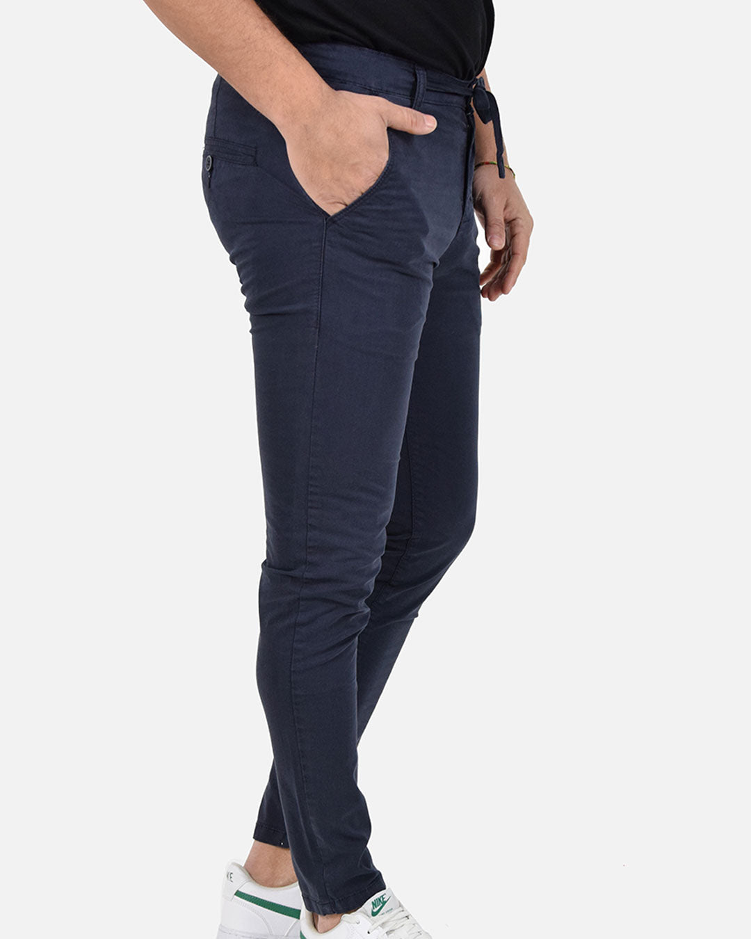 Pantaloni skinny capri con laccio in vita