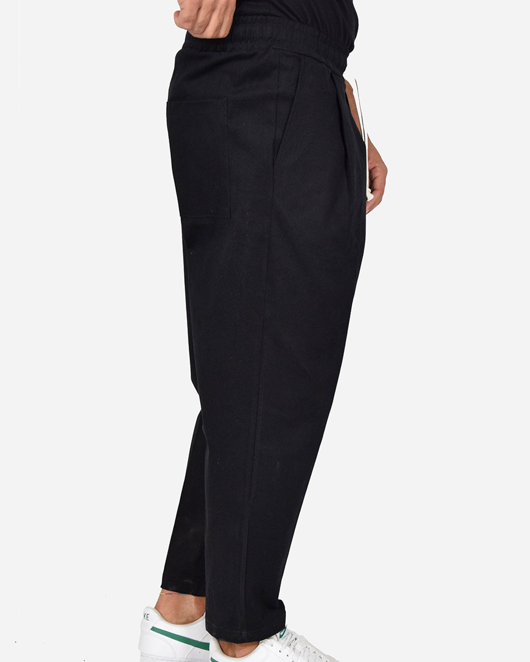 Pantaloni relax fit con laccio in vita