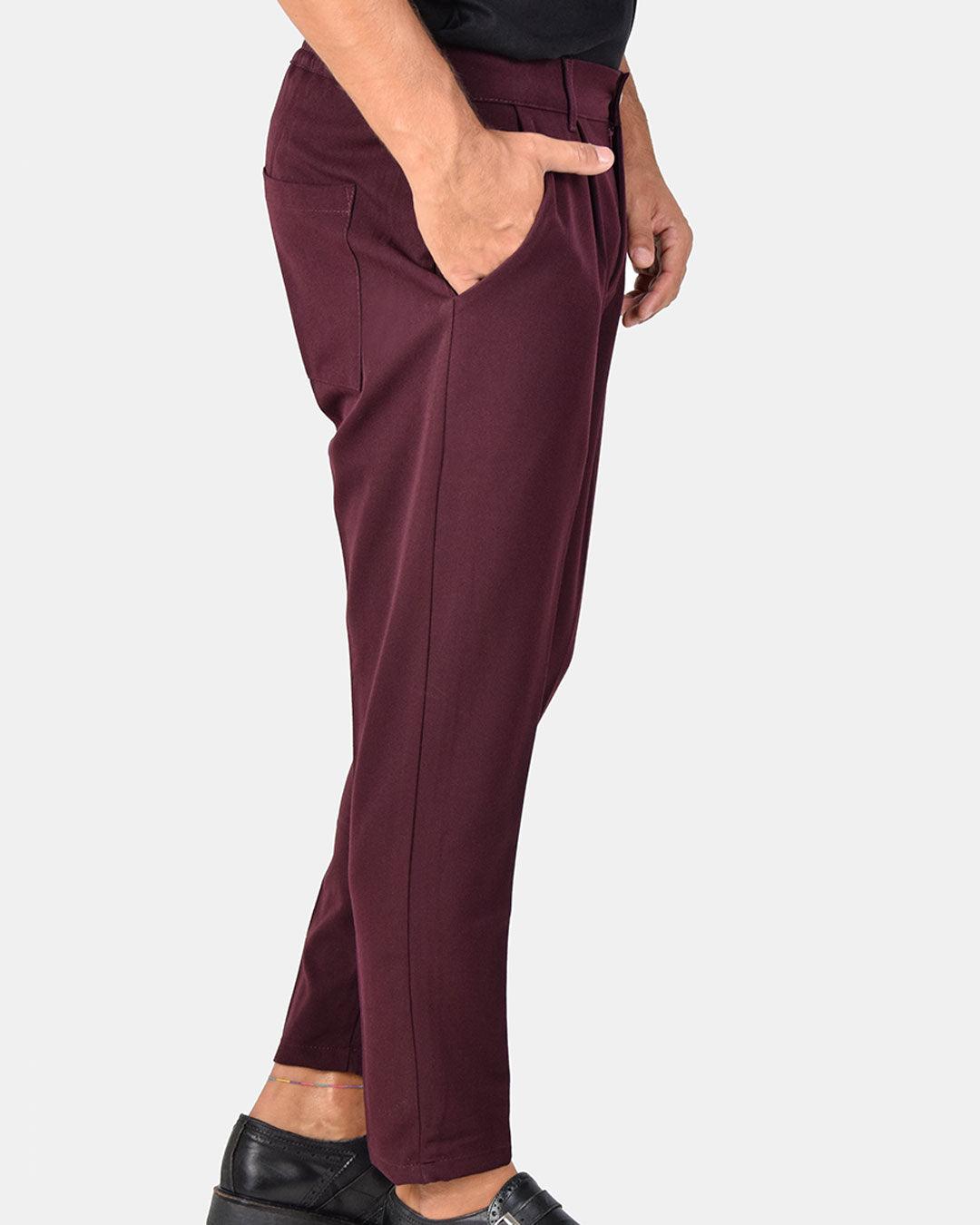 Pantaloni capri con vita elasticizzata
